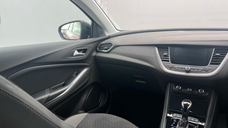 Vauxhall Grandland X 1.2 Turbo SRi Nav 5dr Auto Petrol Hatchback